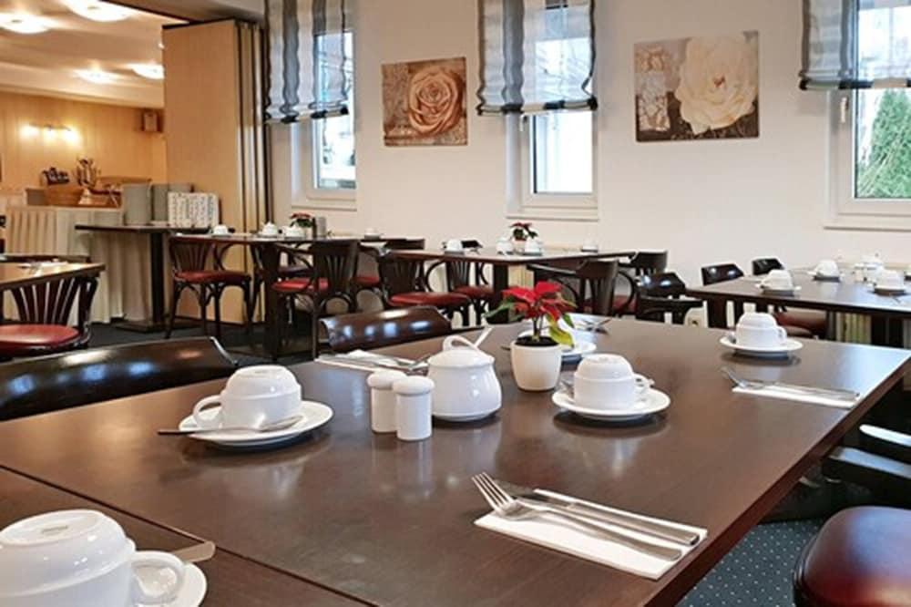 Dormero Hotel Hoyerswerda Extérieur photo