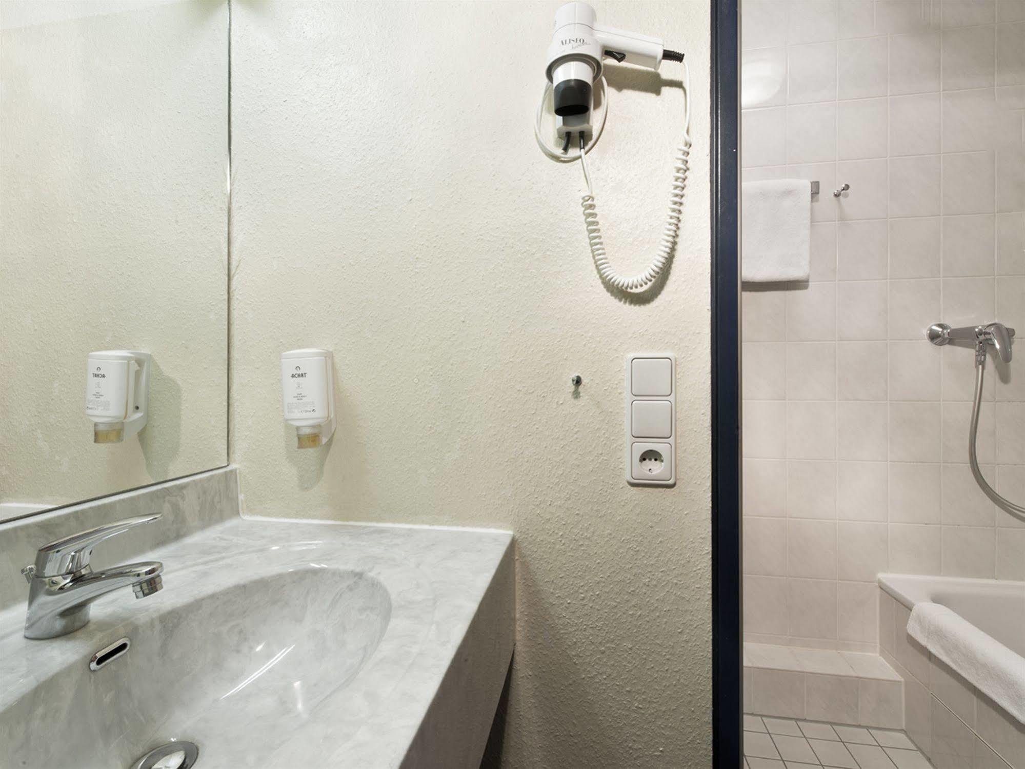 Dormero Hotel Hoyerswerda Extérieur photo